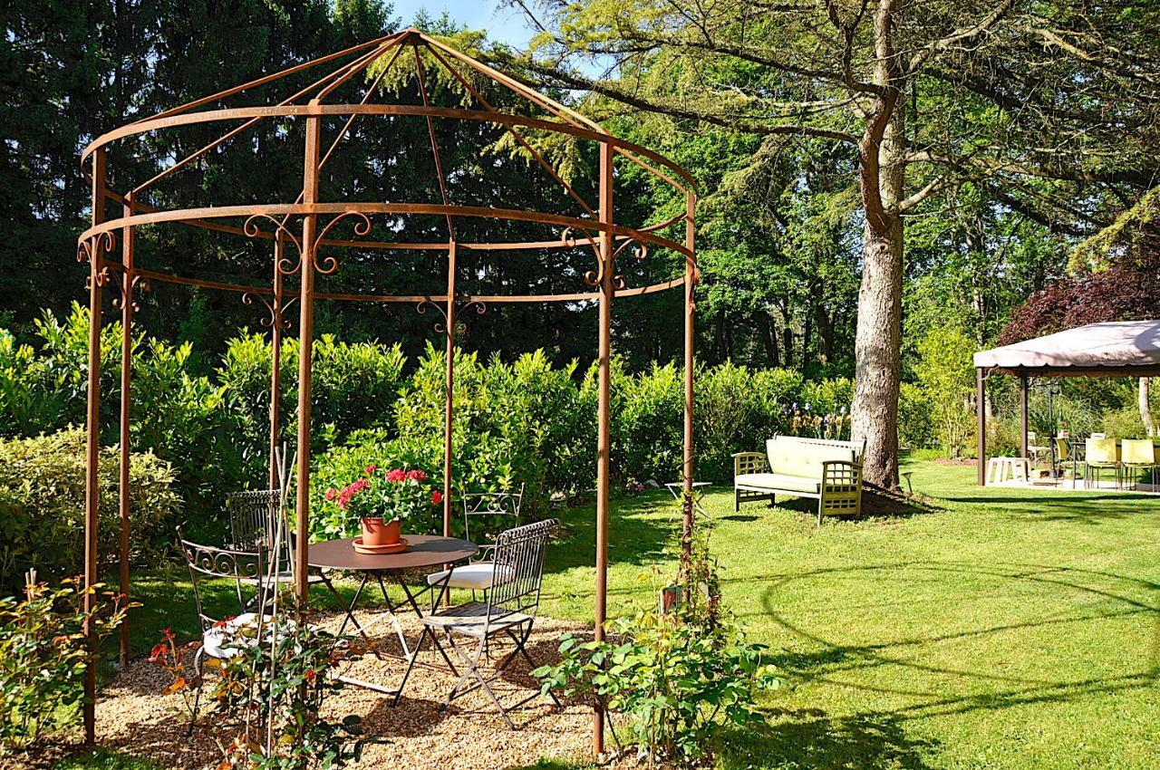 Au Jardin De Lisa Bed and Breakfast Cherreau Εξωτερικό φωτογραφία